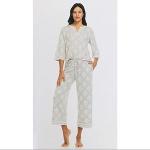 NWT Flora Nikrooz 3/4 Sleeve & Crop Pant Set Super Soft Comfortable Fit